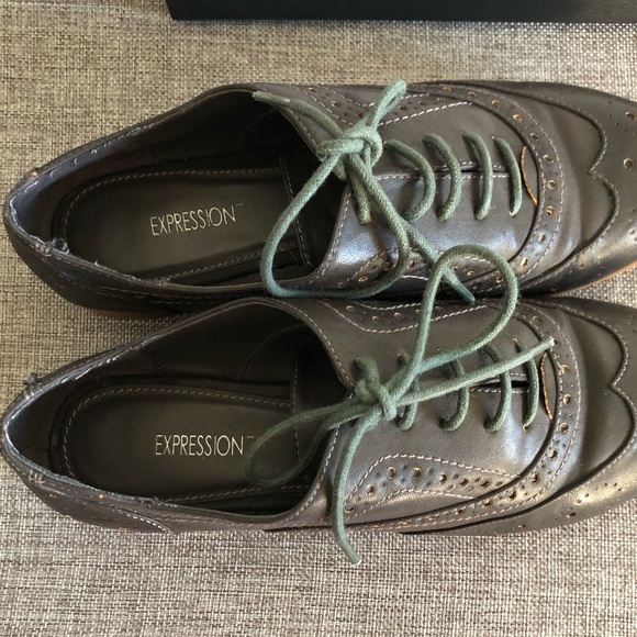 Oxford Leather Grey Flat Shoe Expressions The Bay - Picture 6 of 7